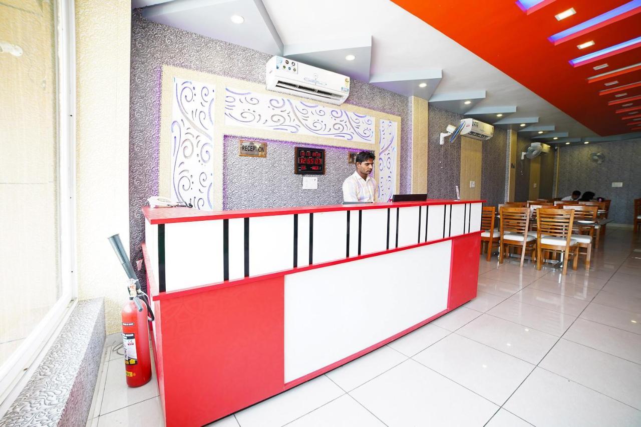 Oyo 39539 Hotel Vansh & Restaurant 카시푸르 외부 사진